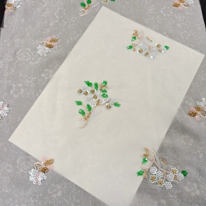 Tissu <span class=keywords><strong>en</strong></span> organza de polyamide semi-transparent gris clair avec broderie florale perlée, tissu pour fille <span class=keywords><strong>en</strong></span> polyester, tissu haute couture - Product Image 3