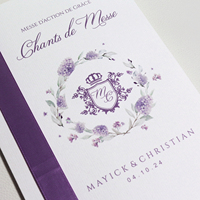 Carte d'invitation de mariage multicolore avec ruban violet, impression couleur du logo et du texte
