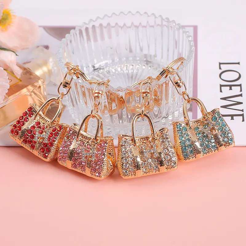 Korea Schattige Multi-Color Goedkope Flash Metalen Handtas Stijl Sleutelhanger Bling Strass Tas Sleutelhanger Voor Auto Decoratie Cadeau