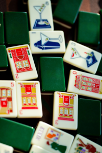 Juego <span class=keywords><strong>de</strong></span> Fichas <span class=keywords><strong>de</strong></span> Mahjong Americano <span class=keywords><strong>de</strong></span> Alta Gama, Diseño Moderno para <span class=keywords><strong>4</strong></span> Jugadores, Juego <span class=keywords><strong>de</strong></span> Fichas Empire State <span class=keywords><strong>of</strong></span> Mahj |   Juego <span class=keywords><strong>de</strong></span> Mahjong <span class=keywords><strong>de</strong></span> Lujo |   Maison Mahj - Product Image 5