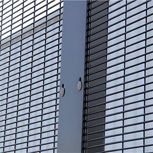 Panneaux de clôture de sécurité anti-escalade 358 à <span class=keywords><strong>vue</strong></span> dégagée <span class=keywords><strong>pour</strong></span> porte de prison Clôture électrique haute protection 358 en treillis métallique - Product Image 5