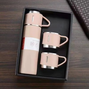 Coffret Cadeau Bouteille Isotherme avec Tasse – Bouteille d'Eau Thermique Isolée en Acier Inoxydable 304 avec 3 Couvercles – Cadeau d'Affaires - Product Image 1