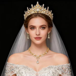 Venta al por mayor de fábrica: Nuevo set de lujo de 3 piezas de corona de <span class=keywords><strong>novia</strong></span> barroca, collar y pendientes de cristal punk con diamantes de imitación para vestido de <span class=keywords><strong>novia</strong></span>, conjuntos de joyería. - Product Image 1