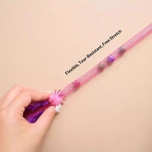 Giocattolo per Gatti con Corda Elastica, Pallina con Erba Gatta e Piume, per Gattini e Piccoli Animali, Prodotti per Animali Domestici - Product Image 2