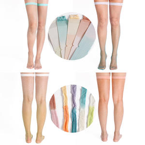 ถุงน่องสีสันสดใสลายไล่ระดับสีลูกกวาด Fishnet ขาสูง - Product Image 1