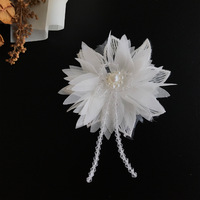 Décorations en dentelle brodée, autocollants lavables en forme de fleurs de perles, adaptés aux étiquettes de vêtements, sacs et autres accessoires.