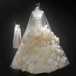 Vestido de Fiesta Largo hasta el Suelo con Apliques de Cristal y Encaje Floral 3D Estilo Vintage Moderno NT70, Color Champán - Product Image 1