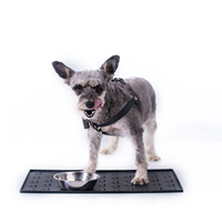 Tapis de léchage de chien personnalisé avec conception d'os et de pattes, tapis d'alimentation lente en silicone de qualité alimentaire, facile à nettoyer, prix de gros