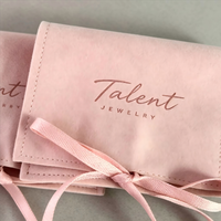 Pochette à bijoux en daim rose avec logo personnalisé et nœud en ruban, sac d'emballage de luxe en microfibre pour colliers, boucles d'oreilles et bagues