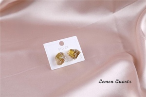 B2221 petites <span class=keywords><strong>boucles</strong></span> <span class=keywords><strong>d</strong></span>'<span class=keywords><strong>oreilles</strong></span> à quartz simples en cristal, clous <span class=keywords><strong>d</strong></span>'<span class=keywords><strong>oreilles</strong></span> en pierre brute, bijoux en pierres précieuses pour femmes - Product Image 4