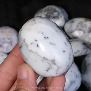 Atacado Cura Artesanato De Pedra Semi-preciosa Leite Opala Palm Stone Crystal Palm Stone