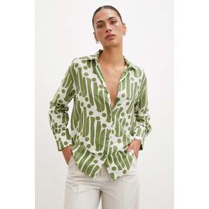 เสื้อเชิ้ตผู้หญิงสีเขียวลายโมเดิร์น ป๊อปลิน ติดกระดุม สไตล์ลำลอง - Product Image 6