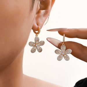 2025 fabricante exquisito nuevo FashionHoop colgante planta flor 14K Latón chapado en oro pendientes de circón joyería de mujer - Product Image 3