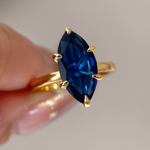 Anillo de Compromiso de Mujer con Circonita Cúbica Marquise Chapado en Oro de 18K, Engaste de Puntas, Estilo Clásico, Anillo con Gema - Product Image 3