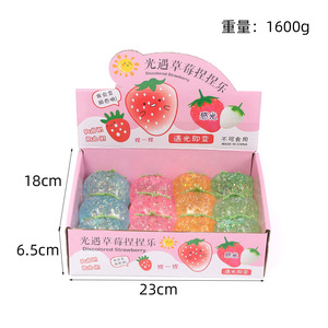 Vente en gros : Jouet créatif anti-stress à presser en forme de fraise, à récupération lente, en maltose - Product Image 5
