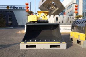 <span class=keywords><strong>Godet</strong></span> rotatif inclinable Monde pour excavatrice de 2 à 4 tonnes, <span class=keywords><strong>godet</strong></span> inclinable hydraulique pour travaux de construction et utilisation agricole - Product Image 2