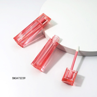Tube de brillant à lèvres vide de forme irrégulière personnalisé avec emballage cosmétique de 3ml de capacité Tubes de brillant à lèvres avec bouchon