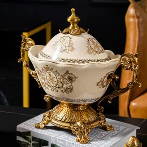 Trung quốc nhà sản xuất kazakhstan trang trí nội thất tùy chỉnh sang trọng hoa vàng mô hình hợp kim xử lý gốm sứ jar với nắp