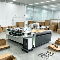Machine de découpe numérique CNC TC pour l'emballage de cartons, la découpe de panneaux PVC, de vinyle adhésif et de panneaux en mousse