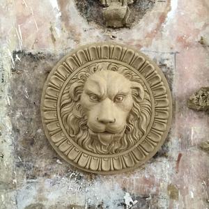 Üreticileri doğrudan satış özelleştirilmiş bahçe dekoratif el oyma zarif bronz açık havada aslan kafası heykel - Product Image 2