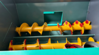 Mélangeur d'alimentation horizontal à axe unique TMR haute puissance, avec plaque inférieure en acier au manganèse pour une durée de vie plus longue.