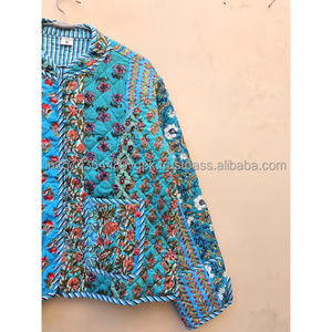 Veste matelassée en coton pour femme avec imprimé floral fait main, col en V et décoration rayée, style bohème tendance pour les soirées d'hiver - Product Image 5