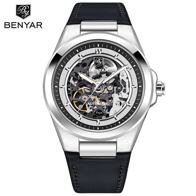 Bracelet en cuir blanc avec cadran noir