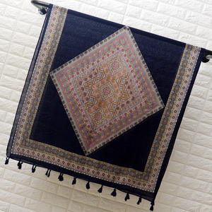 Asciugamano da spiaggia bianco e nero della foto dello scialle della protezione solare di viaggio di estate della sciarpa di cotone e di lino di stile etnico della boemia - Product Image 5