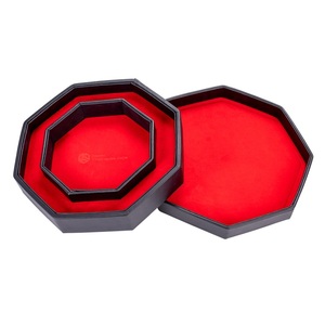 Plateau à dés imbriqués 2-en-1 avec logo personnalisé, support octogonal en cuir et plateau en velours rouge pour jeux de table et accessoires de fête - Product Image 2