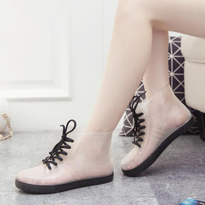 Botas de lluvia transparentes de gelatina para mujer, zapatos cortos de goma impermeables a la moda con cordones coloridos, calzado de verano de tacón bajo - Product Image 3