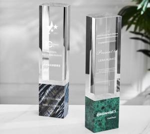 Adl Factory Acrylic Awards Trophée <span class=keywords><strong>en</strong></span> verre cristal cuboïde avec base <span class=keywords><strong>en</strong></span> <span class=keywords><strong>pierre</strong></span> verte Logo personnalisé de haute qualité - Product Image 1