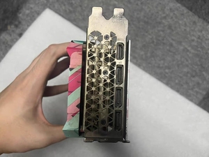 RTX3080 ทริปเปิลแฟน คัลเลอร์ฟูล กราฟฟิตี้ เชลล์ 12GB GDDR6 การ์ดจอแยกสำหรับเดสก์ท็อป เหมาะสำหรับเล่นเกม ตัดต่อวิดีโอ และงาน AI - Product Image 5