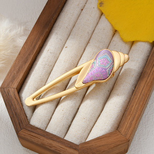 Pinces à cheveux en brocart de style chinois, produits culturels et créatifs faits à la main, adaptés aux tenues Hanfu et cheongsam, à porter sur le côté. - Product Image 4