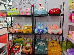 Silla de Peluche Súper Suave con Forma de Animal para Bebés, Silla de Sofá para Bebés Capibara, Mini Sofá Cama para Niños con Relleno de Algodón PP - Product Image 6