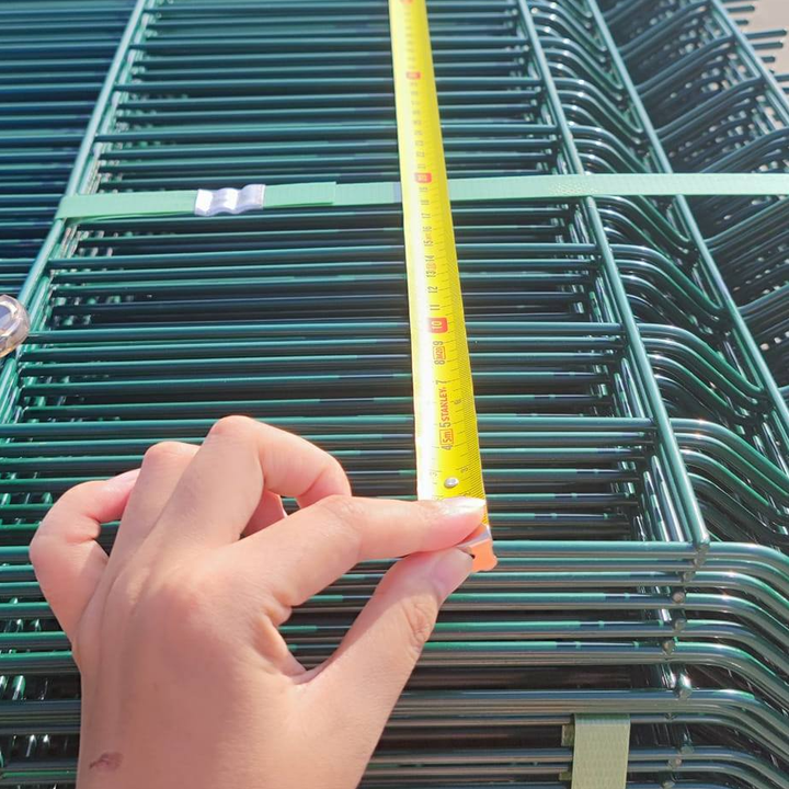 2025 China Popular Powder Coated Security Fence Panel 3D Fence Barbed Wire on Top High Security Fence for Prison