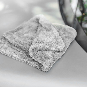 Serviette de nettoyage de voiture en microfibre extra absorbante et épaisse pour le lavage de voiture - Product Image 3
