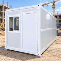 Maison conteneur modulaire pliable de type X en panneaux sandwich, étanche, à montage rapide, peu encombrante et transportable pour le logement de chantier