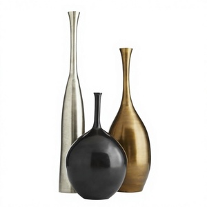 Juego de jarrones minimalistas de aluminio hechos a mano con acabado negro mate, cuello dorado y detalles plateados, decoración para el hogar y la oficina. - Product Image 1