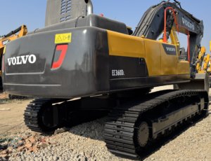Excavatrice sur chenilles d'occasion EC360, 36 tonnes, moteur, boîte de vitesses, pompe, roulement d'origine, bon prix, faible nombre d'heures de fonctionnement, conforme EPA - Product Image 3