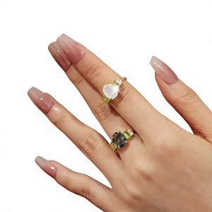 Anillo de Cóctel de Acero Inoxidable Chapado en Oro de 14K con Circonita Redonda Creada en Laboratorio, Estilo Hip Hop/Rock para Mujer, Joyería de Moda - Product Image 1