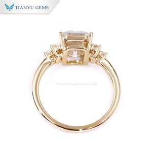 Tianyu Gems 7x10mm Taille Émeraude Moissanite D VVS 5 Bague En Pierre Ensemble De Lunette Personnalisé 18k 14k 10k Or Jaune Femmes Bagues De Fiançailles - Product Image 2