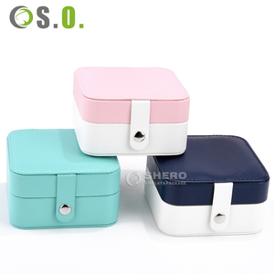 Mini Joyero Portátil Cuadrado con Cierre a Presión, Diseño Multicompartimento, Organizador de Joyas de Color Personalizado para Aretes y Collares - Product Image 2