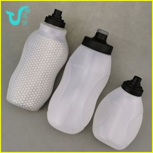 ขวดน้ำจักรยานพลาสติกแบบกำหนดเอง ปลอดสาร BPA พร้อมตัวอย่างฟรี ขวดน้ำกีฬาสำหรับปั่นจักรยาน ขวดน้ำสำหรับกิจกรรมกลางแจ้ง - Product Image 2