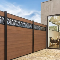 Panneaux de clôture en composite WPC Teck pour terrasse de resort, à lattes horizontales, pour une intimité totale, avec poteaux anti-rouille, pour extérieur