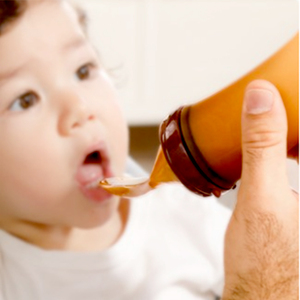 <span class=keywords><strong>Biberon</strong></span> en matériau PP sans BPA avec cuillère d'entraînement en silicone Mangeoire à céréales pour nouveau-né et bébé de 0 à 12 mois - Product Image 1