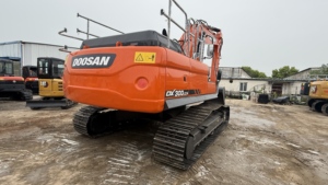 Offre Spéciale : Excavatrice sur Chenilles d'Occasion Doosan DX300, Grande Pelle Originale de 30 Tonnes, Prix Bas avec Certificats Complets - Product Image 4