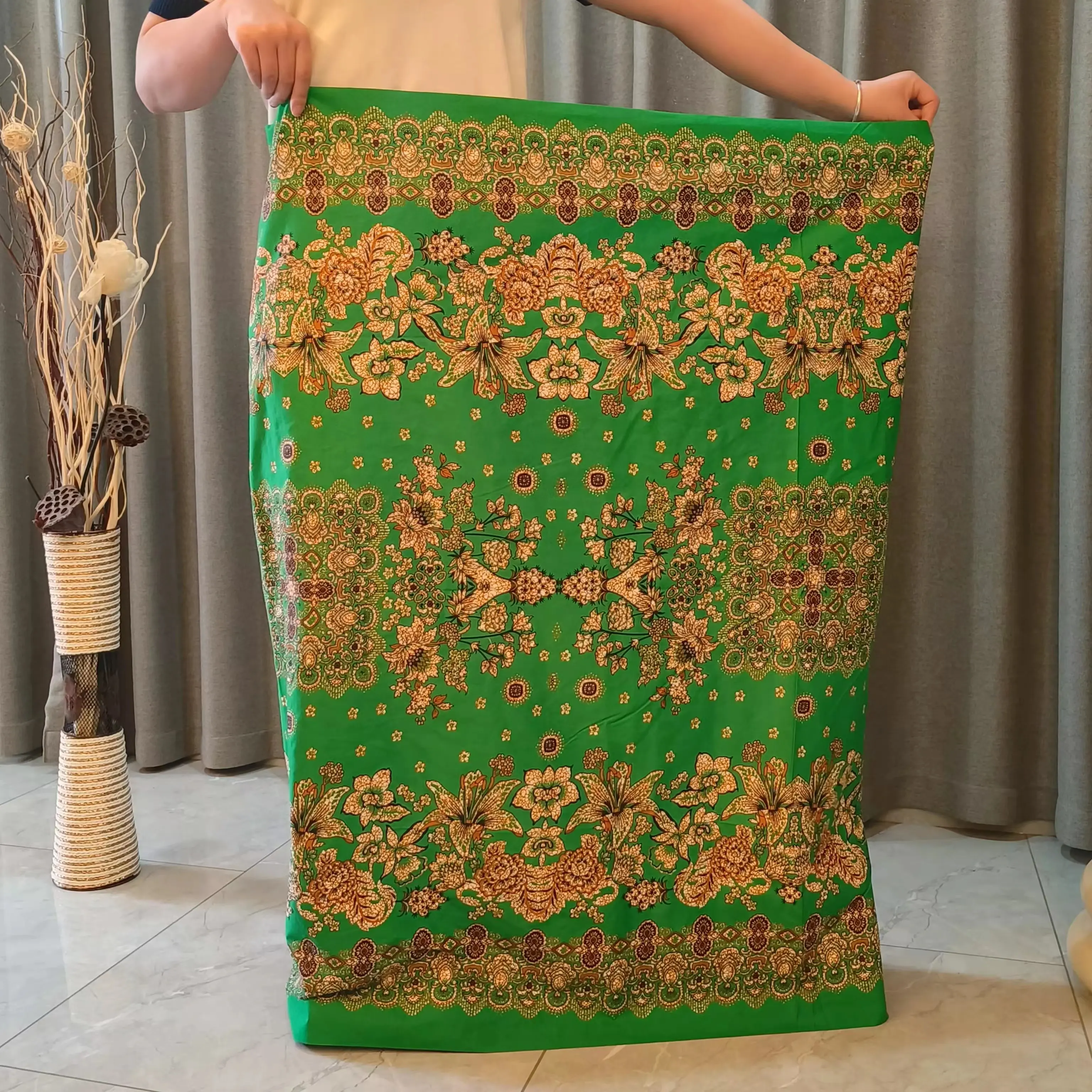 Fabrika ucuz fiyat Sarong/ batik polyester baskılı geleneksel kumaş batik/lungi tüp etek sarong