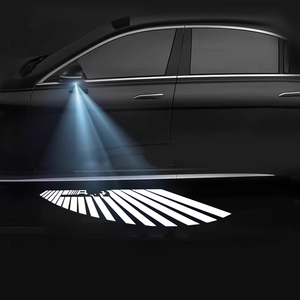 Luce LED Dinamica da Specchietto Retrovisore con Proiezione a Tappeto Ali d'Angelo, Luce di Benvenuto per Mercedes Benz W177 W247 W205 W222 GLA GLB GLC GLS <span class=keywords><strong>EQC</strong></span> - Product Image 2