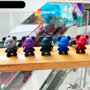 Llavero de acrílico con diseño de oso de dibujos animados que cambia de color, lindo y creativo, estilo graffiti, para coche, regalo para parejas, colgante para bolso - Product Image 4
