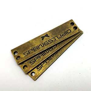 <span class=keywords><strong>Etichette</strong></span> Metalliche Personalizzate per Abbigliamento, <span class=keywords><strong>Targhette</strong></span> con Nome Tagliate al Laser, <span class=keywords><strong>Etichette</strong></span> Ecologiche con Logo del Marchio per Indumenti, Scarpe e Borse - Product Image 2